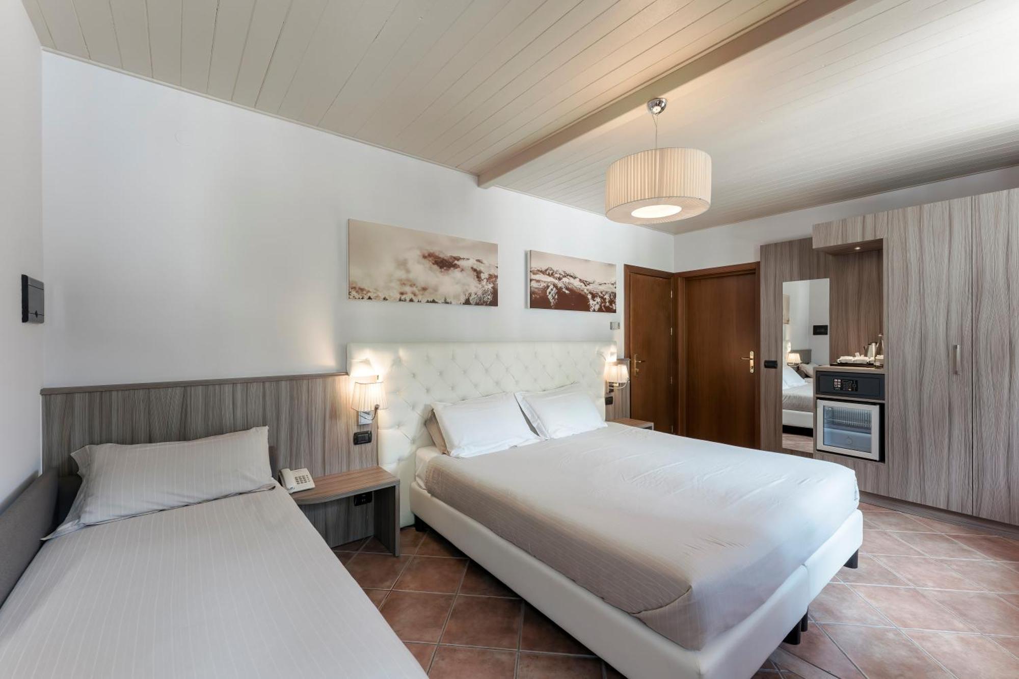 Hotel Garni Cristallo Ponte Di Legno Bilik gambar